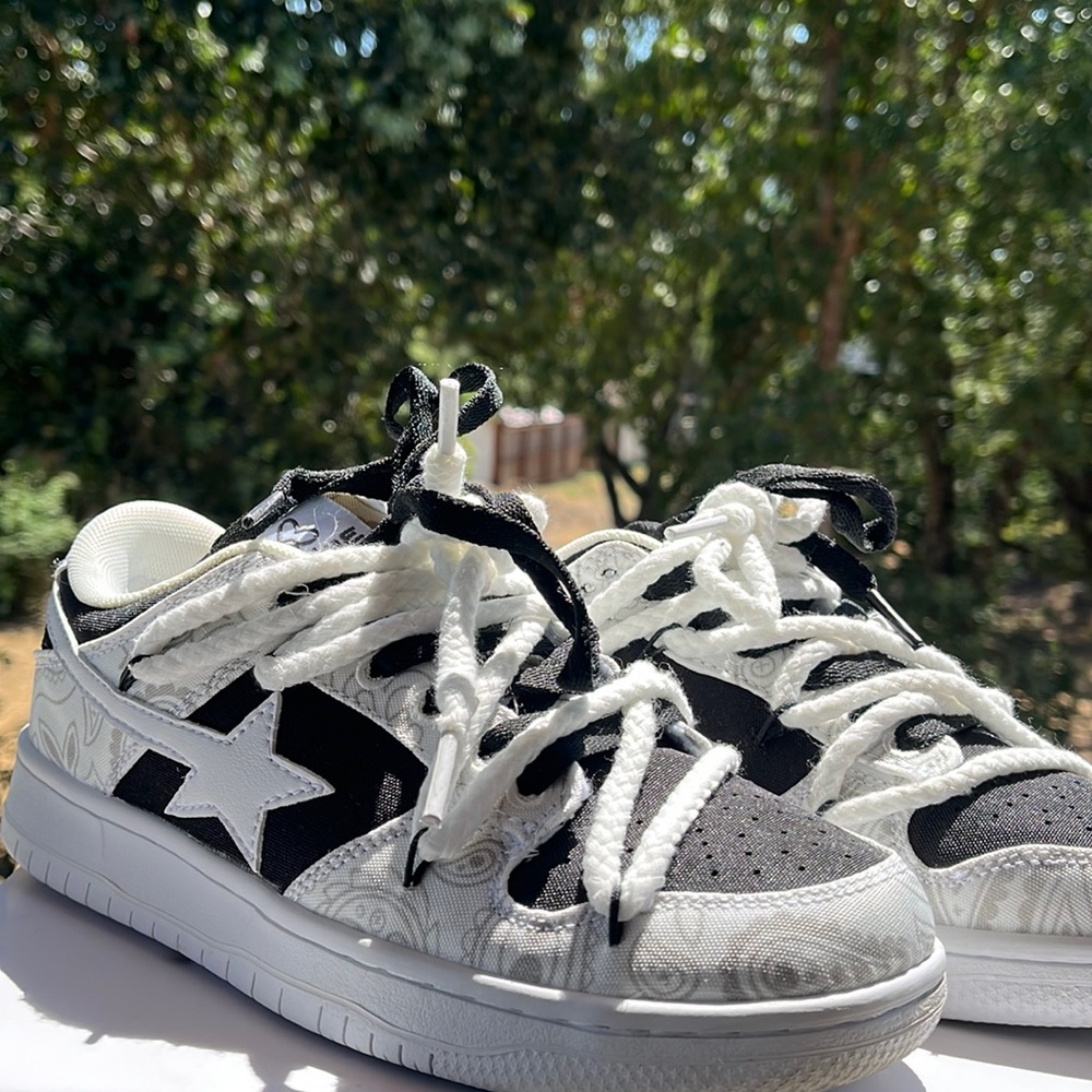 THEOUTSIDESIDE LOW SNEAKS🎸